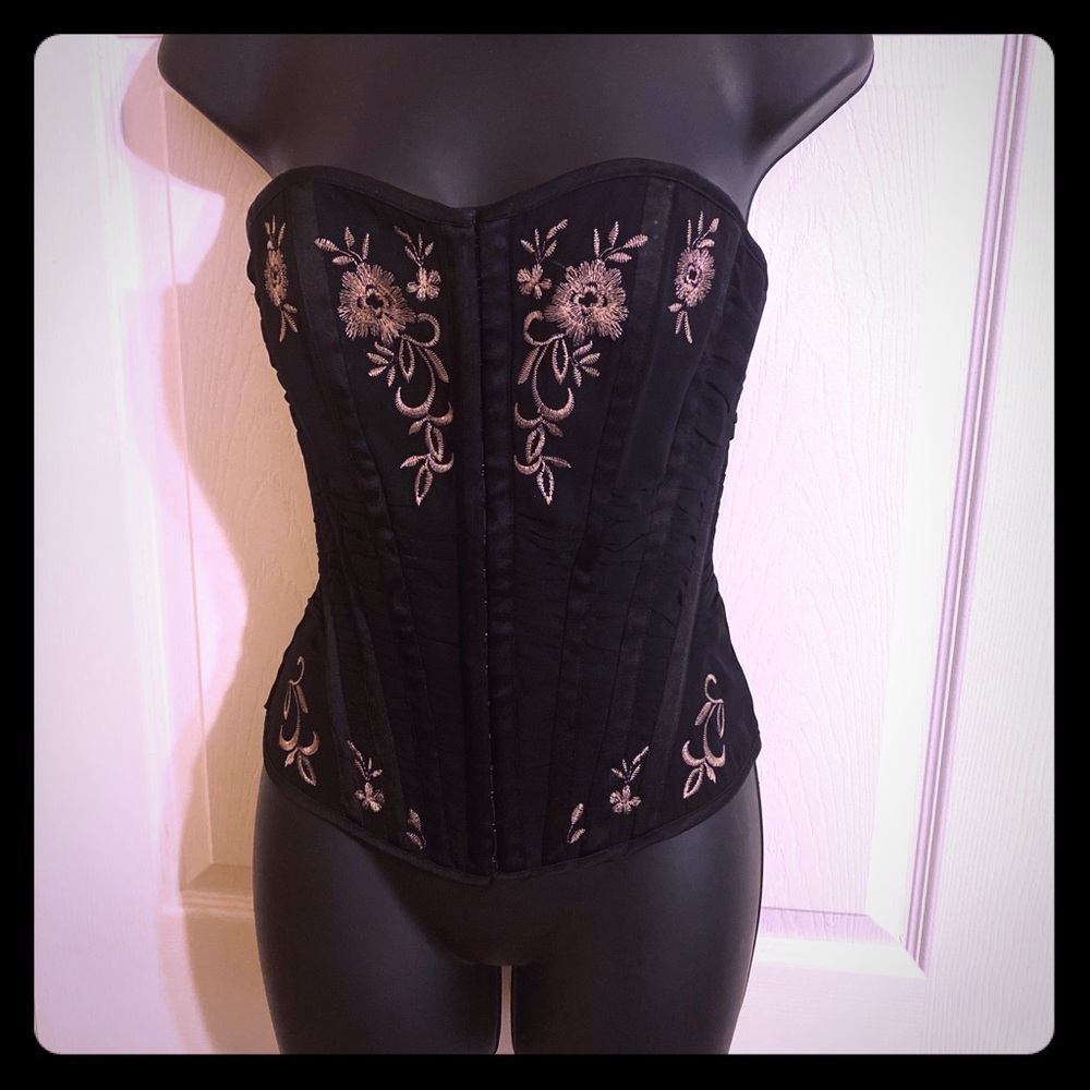 “Vintage” early 2000’s Embroidered corset top